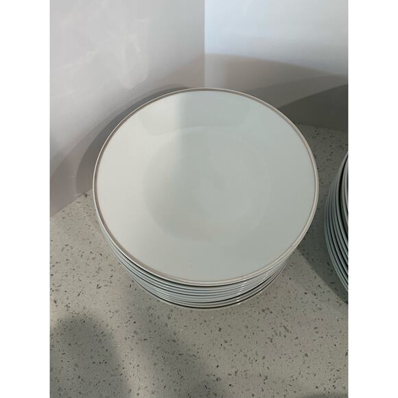 96 Piece ROSENTHAL BONE CHINA Service For 12 - Picture 7 of 10